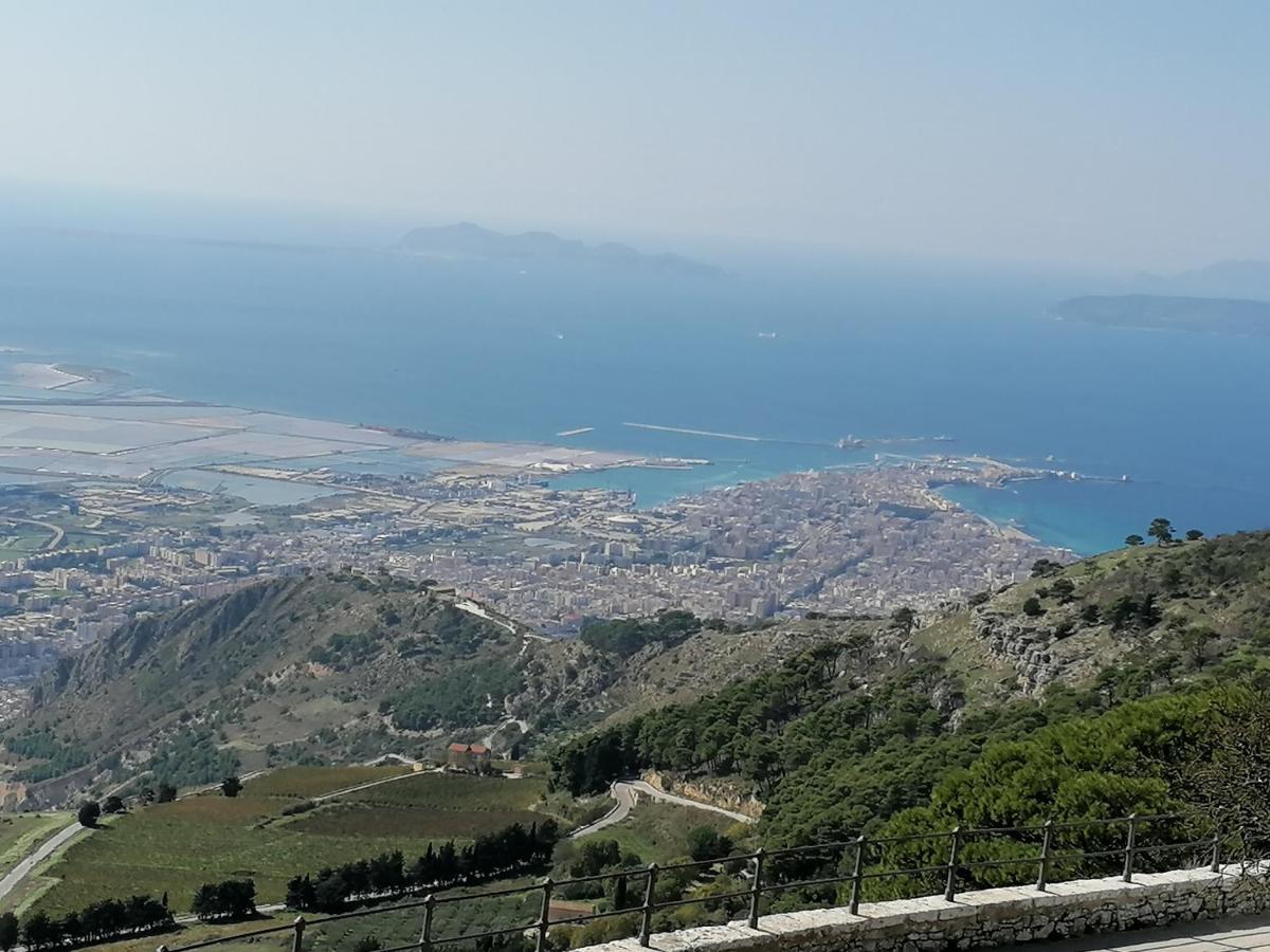 Le Rose Di Maria Apartamento Trapani Exterior foto